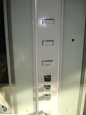 Душевой бокс Triton Альфа (стекло с вертик. полосками)