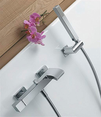 Смеситель Tres Cuadro-tres 10717002 для ванны с душем